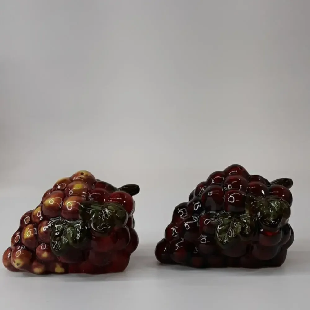 Vintage Salt & Pepper Shaker Set GRAPE Bunches